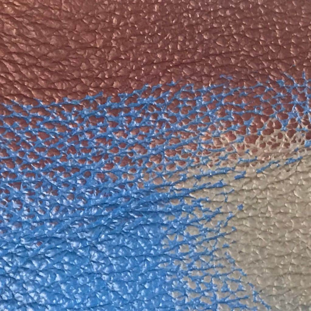 Will Rub 'n Restore® Color Alter the Leather Grain or Texture?